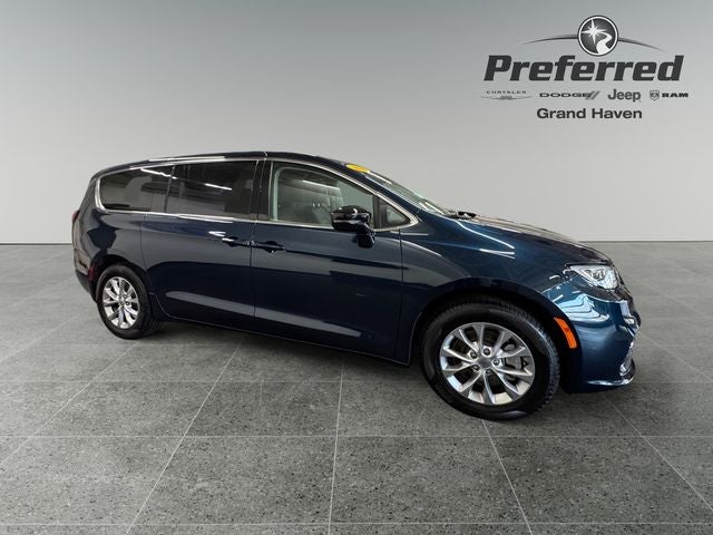 2024 Chrysler Pacifica Touring L AWD