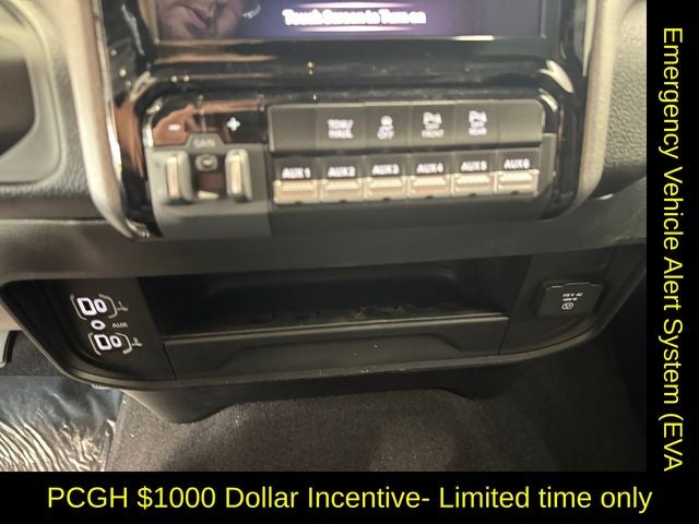 2026 RAM Ram 2500 RAM 2500 BLACK EXPRESS CREW CAB 4X4 6'4' BOX