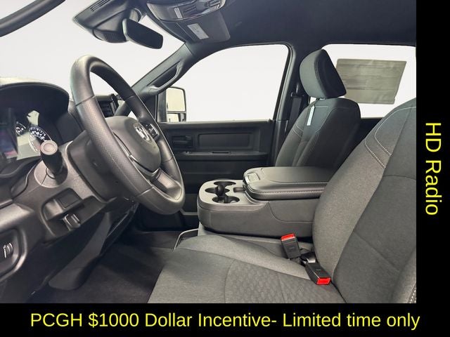 2026 RAM Ram 2500 RAM 2500 BLACK EXPRESS CREW CAB 4X4 6'4' BOX