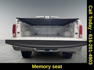 2018 RAM 2500 Laramie Crew Cab 4x4 6'4' Box