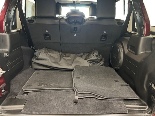 2021 Jeep Wrangler Unlimited Sahara Altitude 4x4