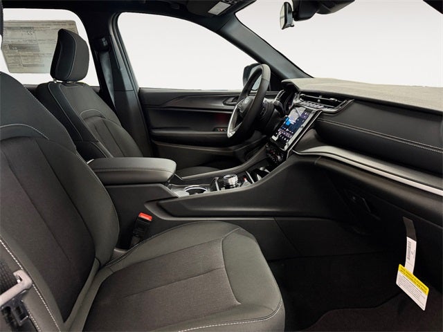 2025 Jeep Grand Cherokee Laredo X 4x4