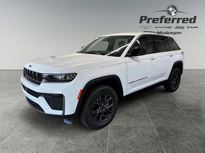 2027 Jeep Grand Cherokee Laredo Altitude