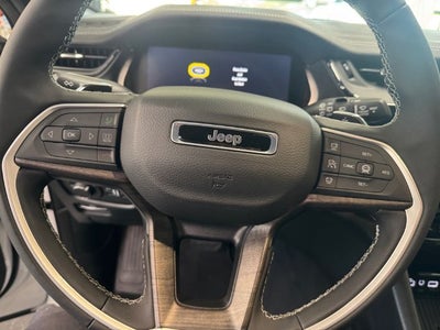 2027 Jeep Grand Cherokee Laredo Altitude