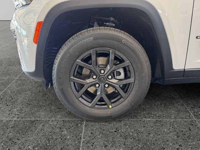 2027 Jeep Grand Cherokee Laredo Altitude