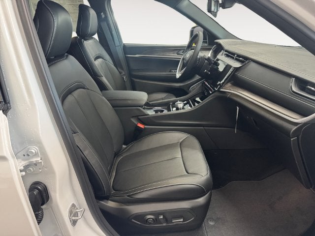 2027 Jeep Grand Cherokee Limited Reserve
