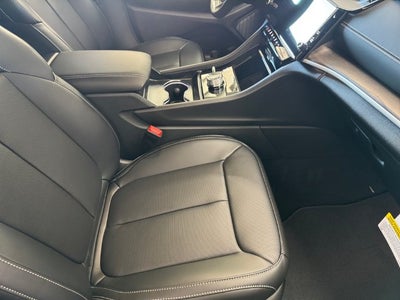 2027 Jeep Grand Cherokee GRAND CHEROKEE LIMITED 4X4