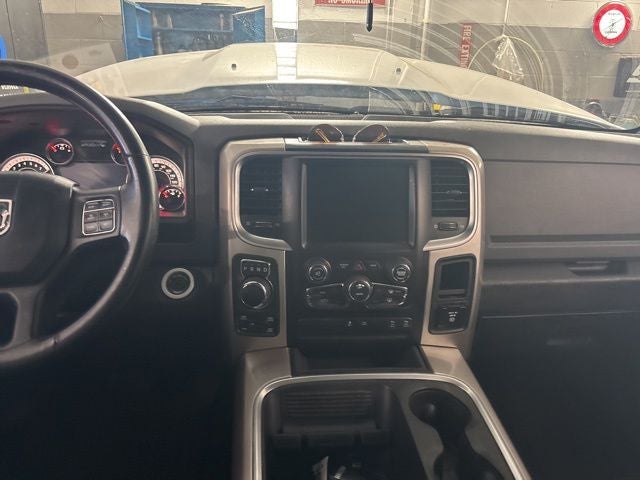 2017 RAM 1500 Big Horn Crew Cab 4x4 5'7' Box