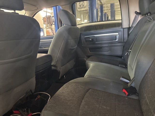 2017 RAM 1500 Big Horn Crew Cab 4x4 5'7' Box