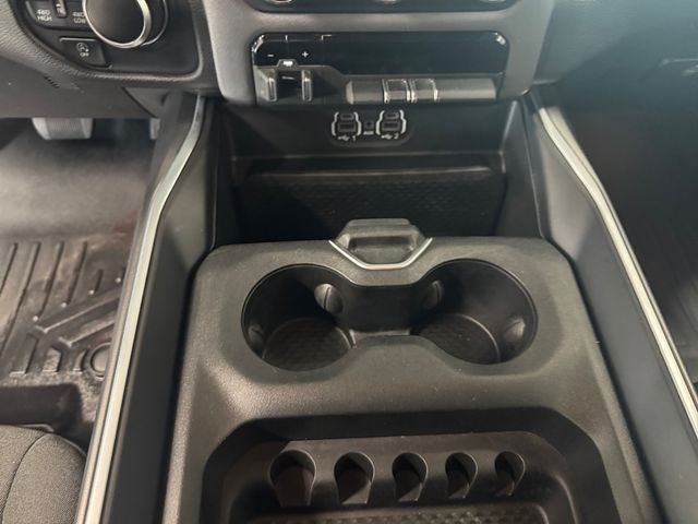 2021 RAM 1500 Big Horn Crew Cab 4x4 5'7' Box