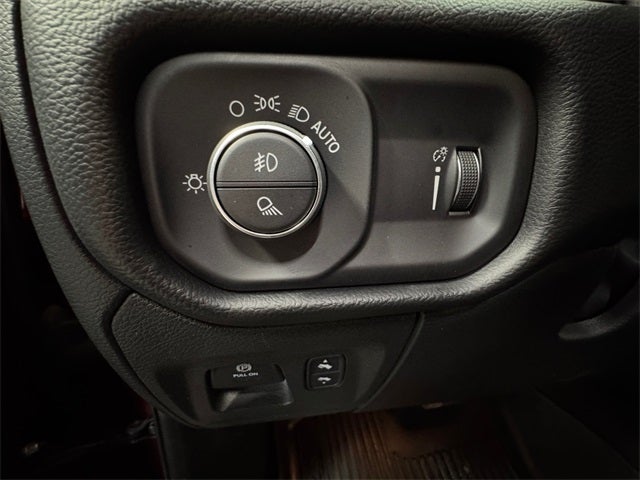 2022 RAM 1500 Big Horn Crew Cab 4x4 5'7' Box