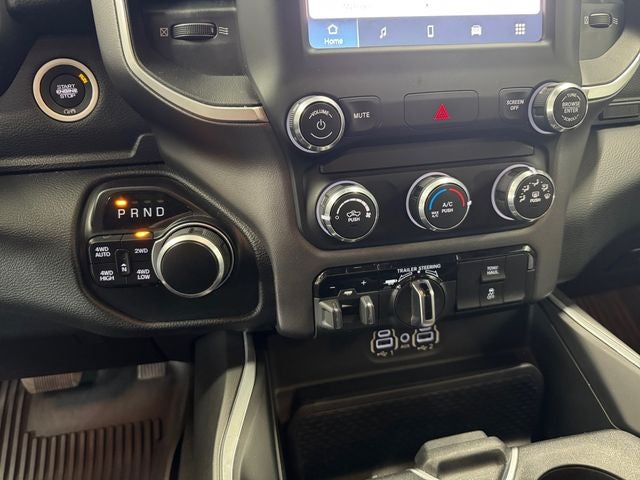 2022 RAM 1500 Big Horn Crew Cab 4x4 5'7' Box