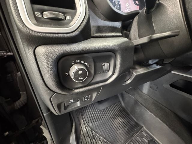 2021 RAM 1500 Big Horn Crew Cab 4x4 5'7' Box
