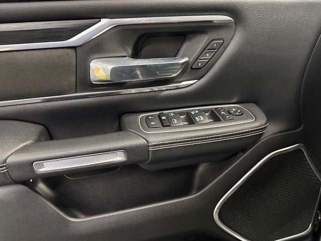 2023 RAM 1500 Laramie Crew Cab 4x4 5'7' Box