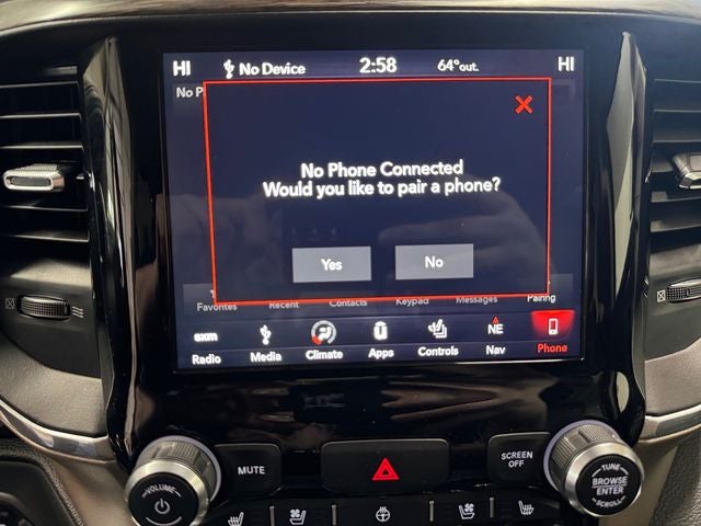 2019 RAM 1500 Laramie Crew Cab 4x4 5'7' Box