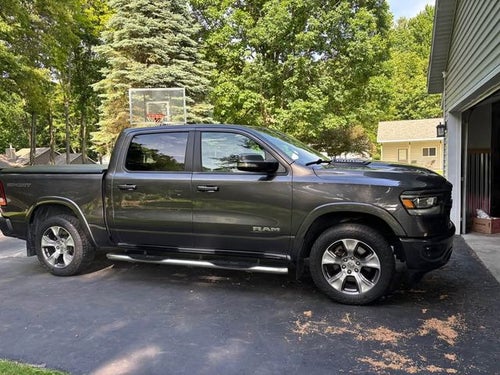 2020 RAM 1500 Laramie Crew Cab 4x4 5'7' Box