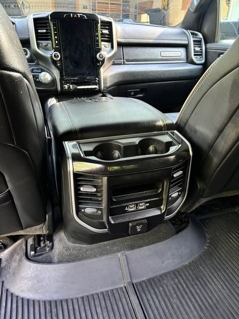 2020 RAM 1500 Laramie Crew Cab 4x4 5'7' Box