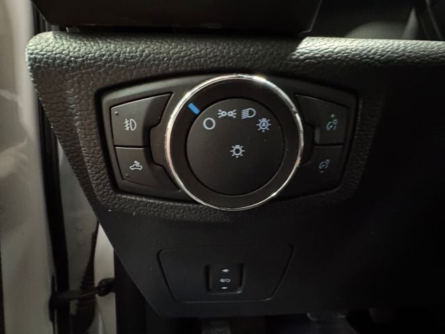 2016 Ford F-150 XLT 5.0 Liter V8 SuperCrew 4WD