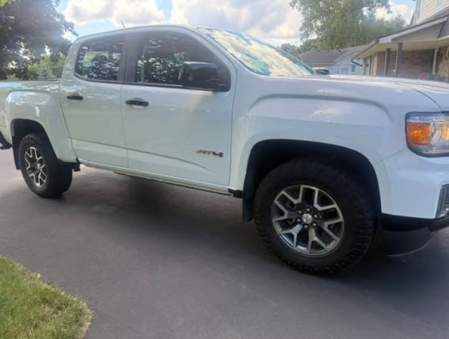 2022 GMC Canyon 4WD Crew Cab Short Box AT4 - Cloth