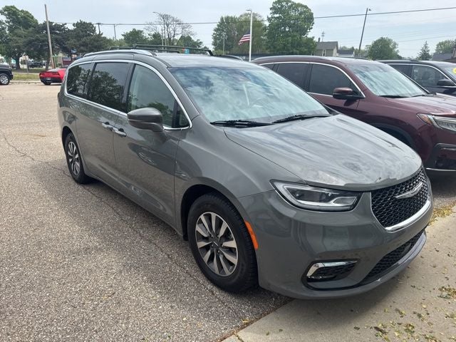 2021 Chrysler Pacifica Touring L's photo