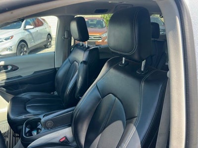 2021 Chrysler Voyager LXI
