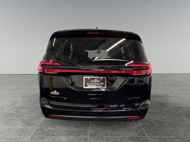 2027 Chrysler Pacifica PACIFICA LIMITED
