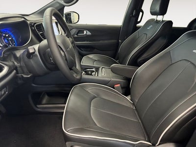 2027 Chrysler Pacifica PACIFICA LIMITED