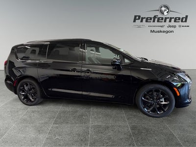 2027 Chrysler Pacifica PACIFICA LIMITED