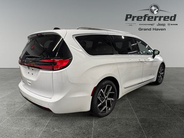 2027 Chrysler Pacifica PACIFICA PINNACLE