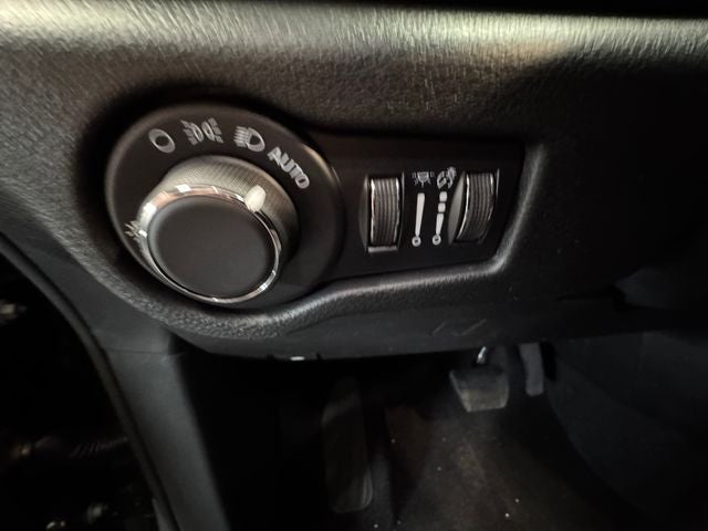 2027 Chrysler Pacifica PACIFICA SELECT AWD