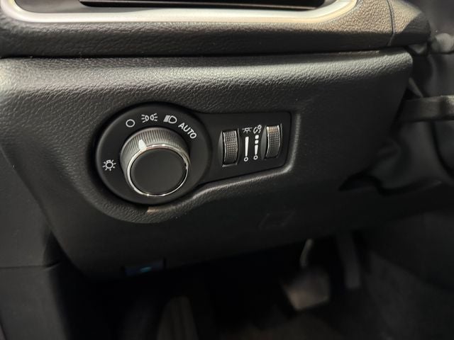 2027 Chrysler Pacifica PACIFICA SELECT AWD