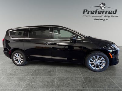 2027 Chrysler Pacifica PACIFICA SELECT AWD