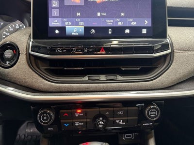 2023 Jeep Compass Latitude Lux FWD