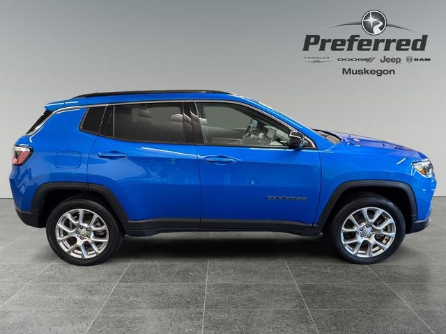 2023 Jeep Compass Latitude Lux FWD