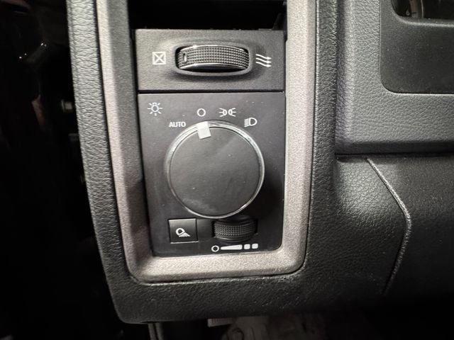 2017 RAM 2500 Tradesman Crew Cab 4x4 6'4' Box