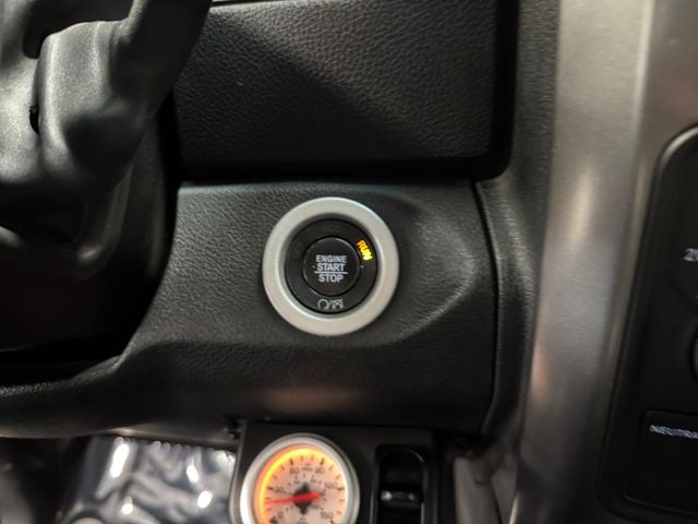 2018 RAM 2500 Laramie Crew Cab 4x4 6'4' Box