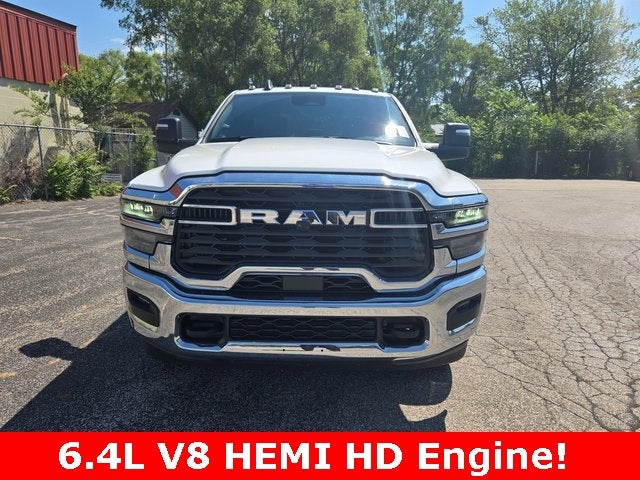 2025 RAM Ram 3500 Chassis Cab RAM 3500 TRADESMAN CREW CAB CHASSIS 4X4 60' CA