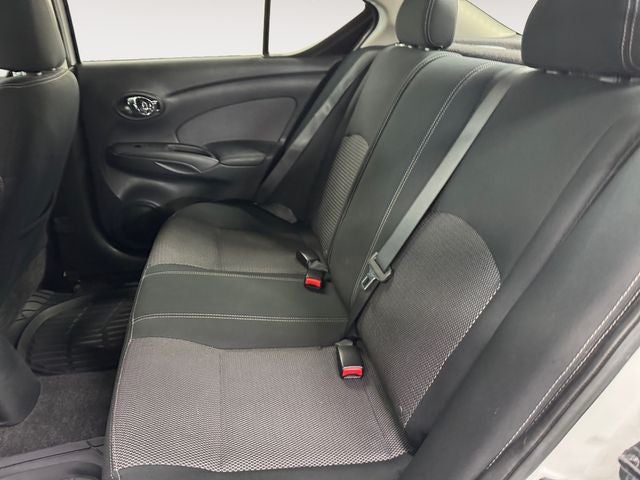 2015 Nissan Versa 1.6 SV