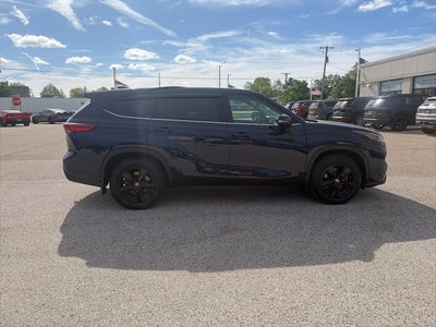 2022 Toyota Highlander LE