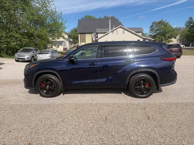 2022 Toyota Highlander LE