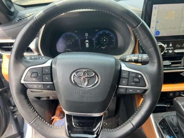 2023 Toyota Highlander Platinum