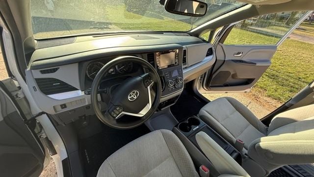 2019 Toyota Sienna LE 8 Passenger