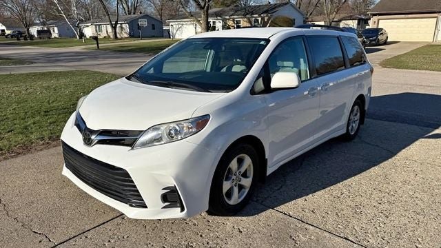 2019 Toyota Sienna LE 8 Passenger