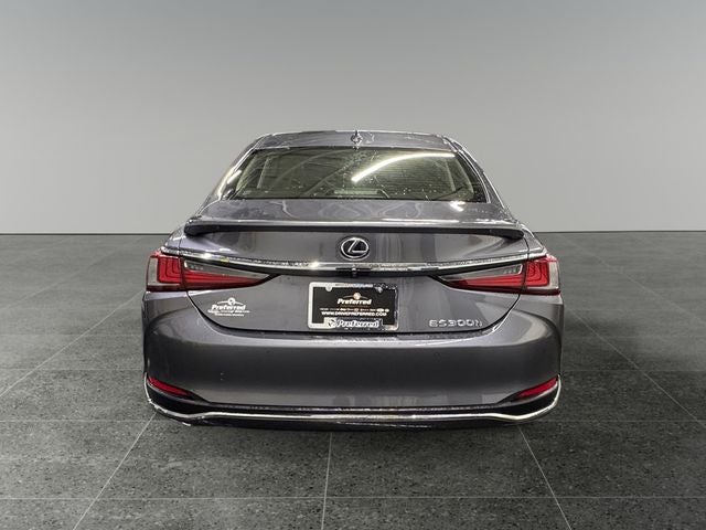 2019 Lexus ES 300h 300h Luxury 2.5 Liter FWD