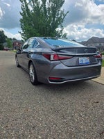 2019 Lexus ES 300h 300h Luxury 2.5 Liter FWD