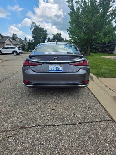 2019 Lexus ES 300h 300h Luxury 2.5 Liter FWD