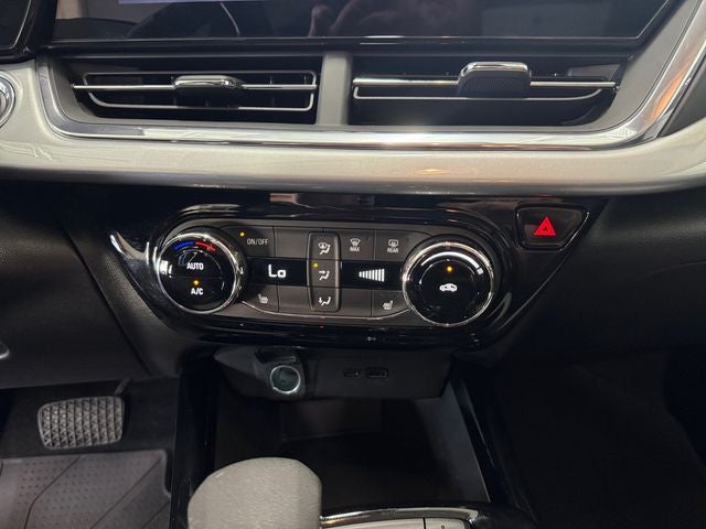 2025 Chevrolet Trax FWD LT